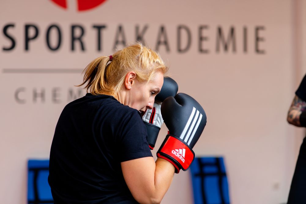 Deckung üben im Kickbox-Training